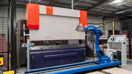 bystronic_xpert_150_yaskawa